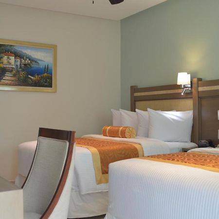 Hotel Villa Magna Poza Rica Экстерьер фото